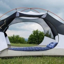 TRVLMORE Slaapmat - Zelfopblazend - 1 Persoons - Ingebouwde Pomp En Kussen - Blauw 18 TRVLMORE Slaapmat - Zelfopblazend - 1 Persoons - Ingebouwde Pomp En Kussen - Blauw -Kampeer Verkoop 1200x1200 419