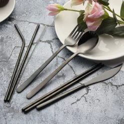 House Of Husk Reisbestek - Reis Bestekset - Chopsticks - Metalen Rietjes Met Borstel - Lepel - Vaatwasserbestendig - RVS - 7 Delig - Zwart -Kampeer Verkoop 1200x1200 498