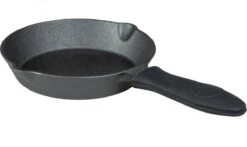 Blackwell Siliconen Handvat - Voor Gietijzeren Pannen -Kampeer Verkoop 1200x716 3