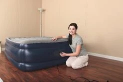 Bestway Queen Tritech Zelfopblazend 2-persoons Luchtbed (203x152x56cm) 3 Bestway Queen Tritech Zelfopblazend 2-persoons Luchtbed (203x152x56cm) -Kampeer Verkoop 1200x798 11